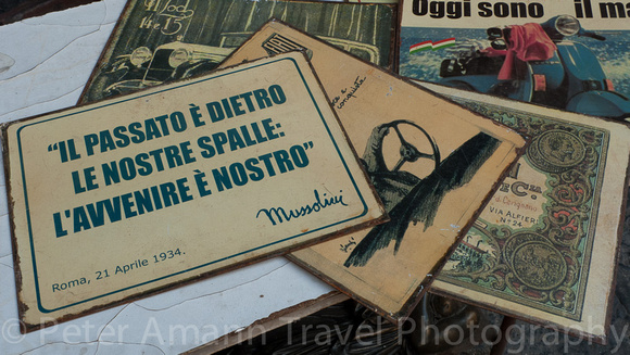 Neapel, Mussolini auf dem Flohmarkt